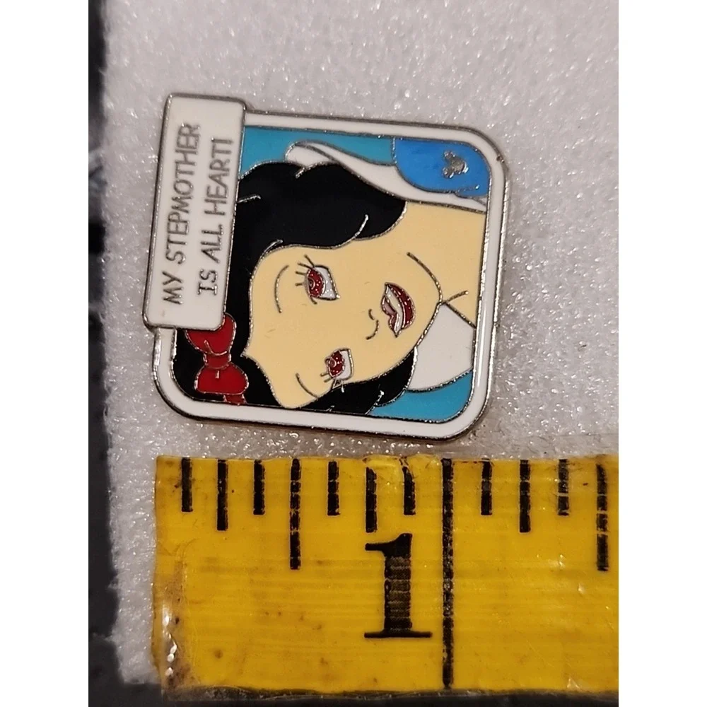 Disney‎ Pin Snow White Princess Quote My Stepmother is all heart DLR 2007 51762